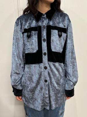 ベロアシャツ