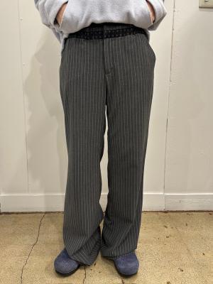 スラックス　パンツ