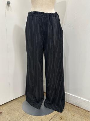 スラックス　パンツ